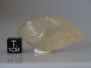 Libyan desert glass - 12.37g specimen