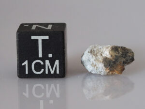 Rantila (aubrite) - 0.70g fragment crusted