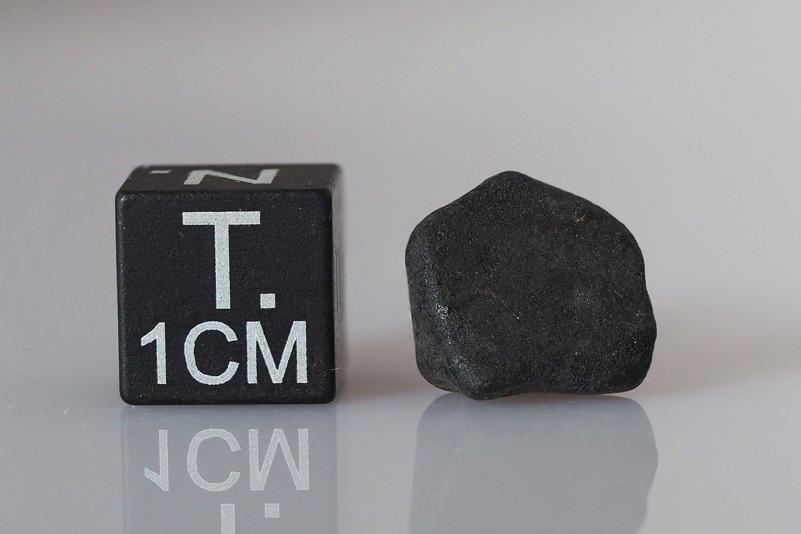 Chelyabinsk  (LL5) - 1.365g specimen - Image 2