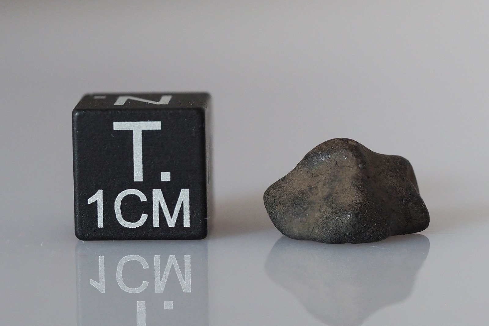 Chelyabinsk  (LL5) - 1.365g specimen - Image 3