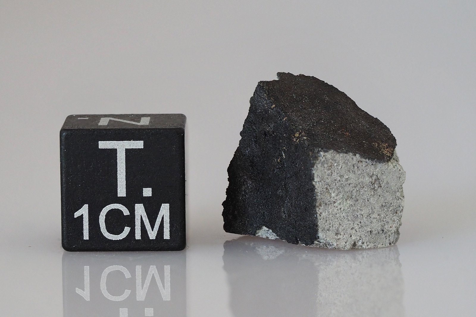 Drelow (L6) - 3.90g fragment with crust - Image 2