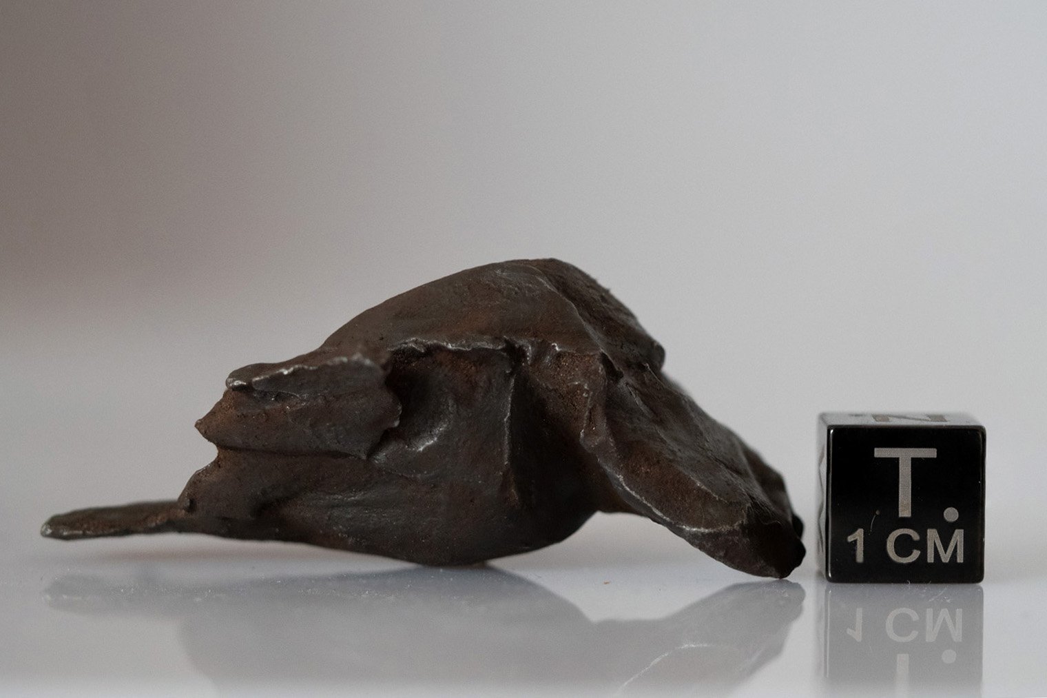 Gebel Kamil (ataxite) - 57.35g specimen - Image 3