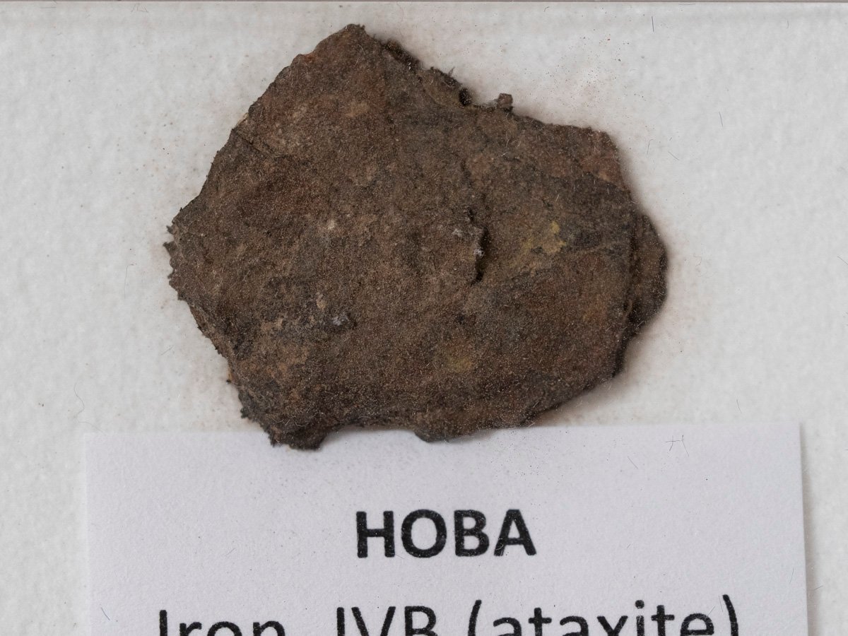 Hoba (ataxite) - 2.82g shale fragment - Image 2
