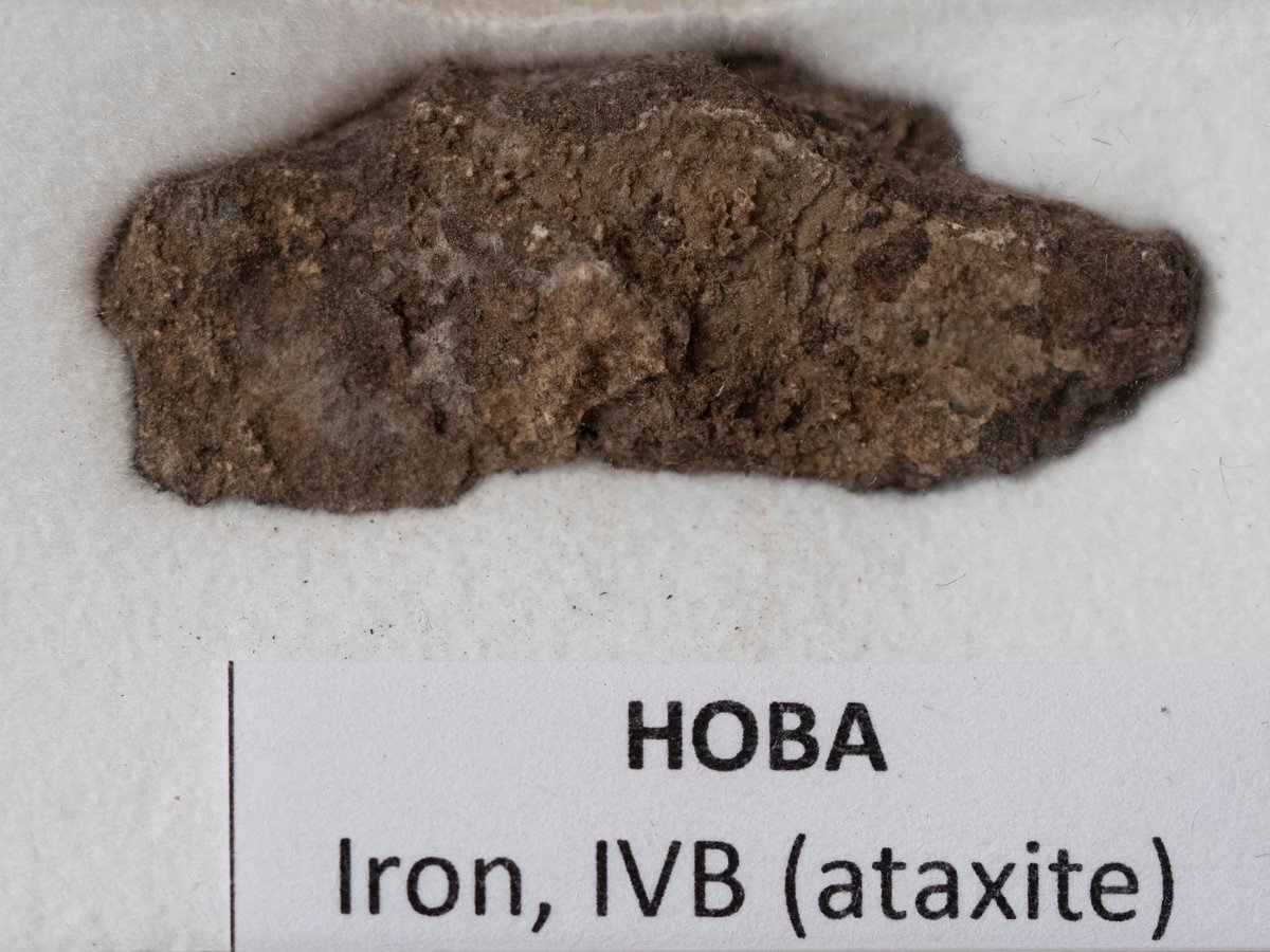 Hoba (ataxite) - 5.50g shale fragment - Image 3