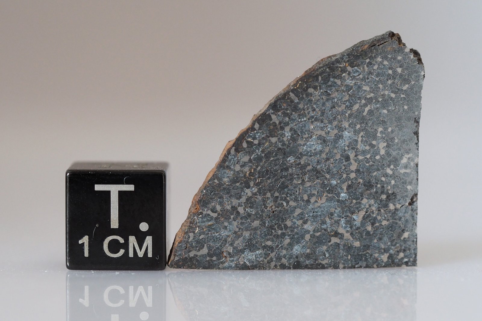 Itqiy (EH7-an) - 2.94g part slice with crust