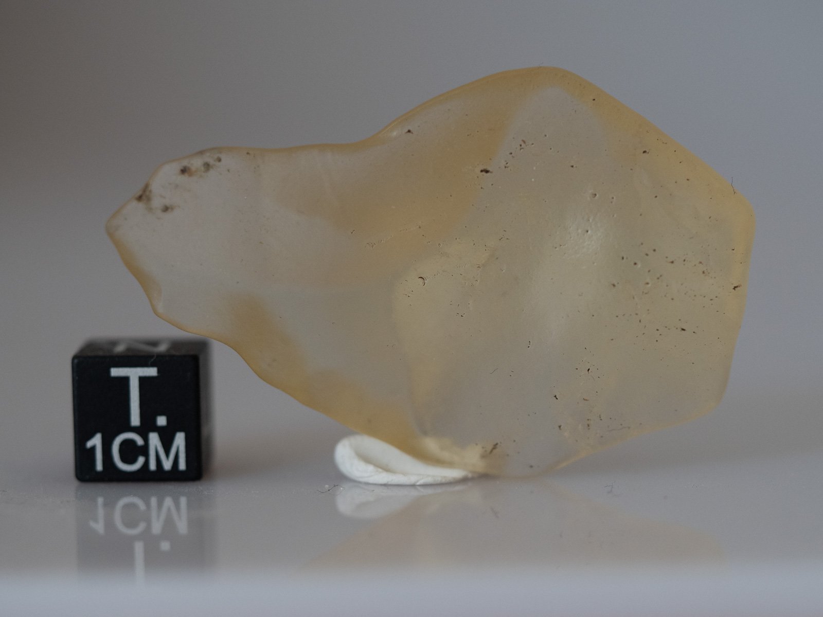 Libyan desert glass (impactite) - 14.17g specimen - Image 2