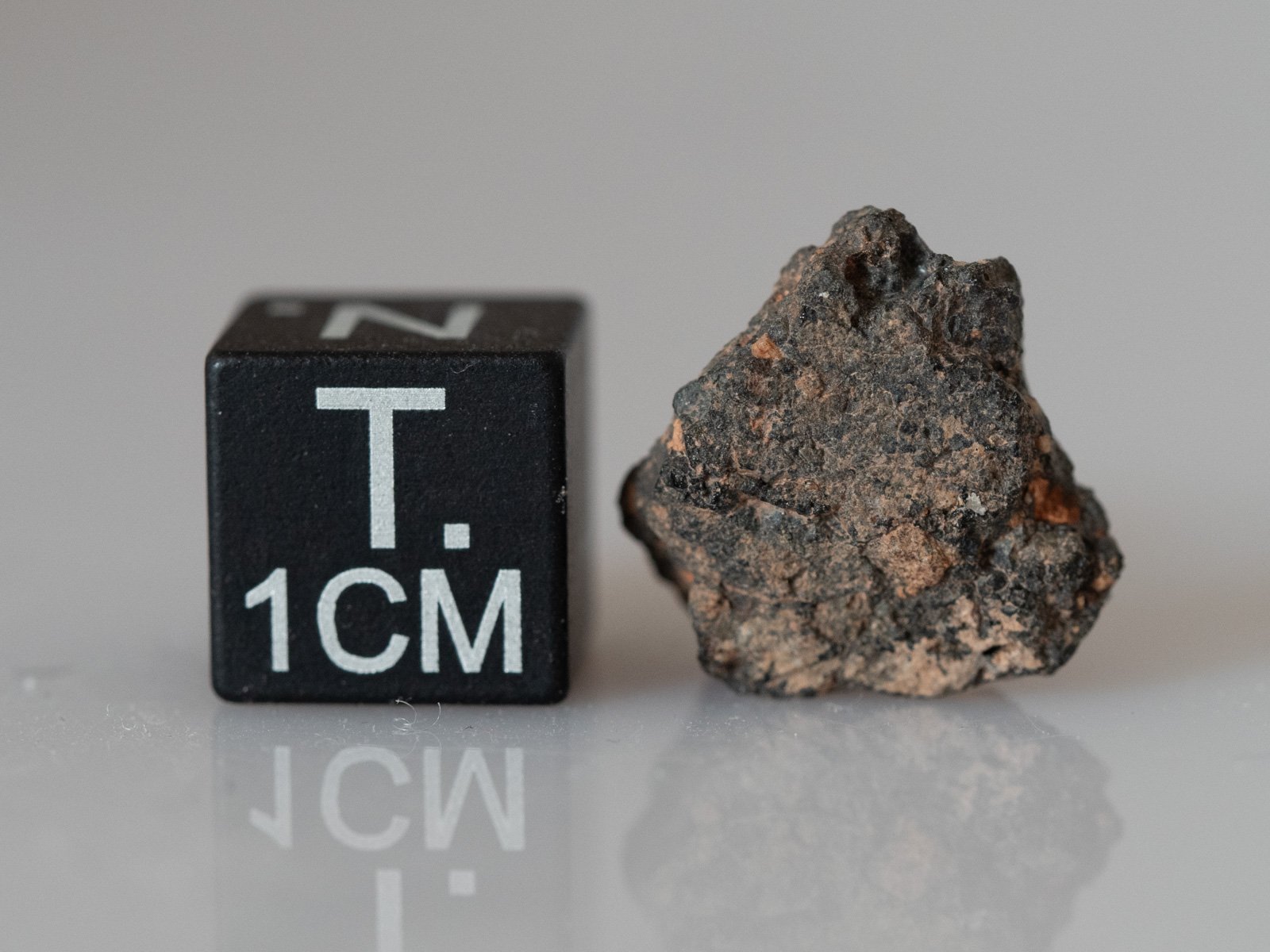 Monturaqui (impactite) - 1.23g specimen - Image 2
