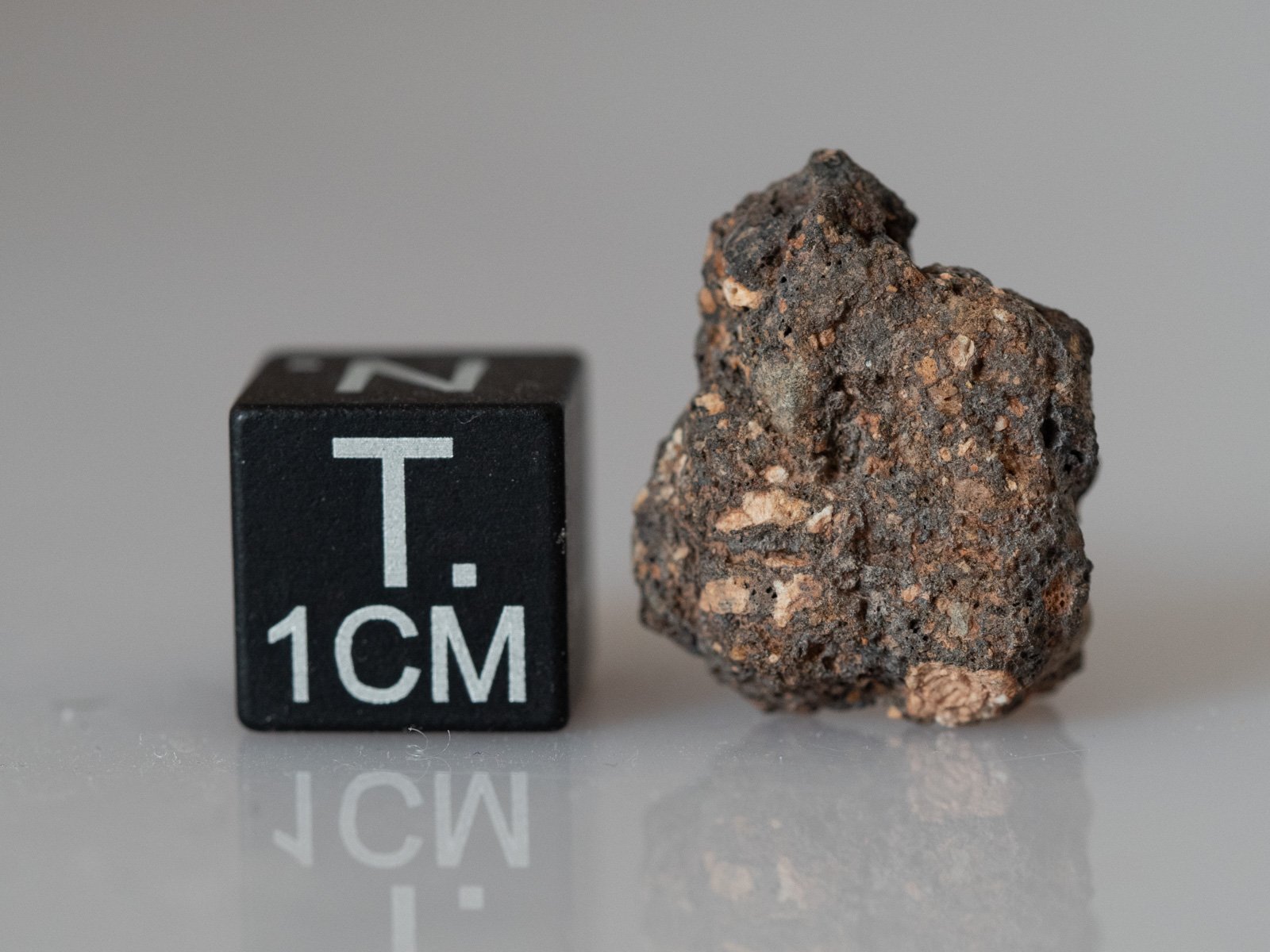 Monturaqui (impactite) - 1.65g specimen - Image 2