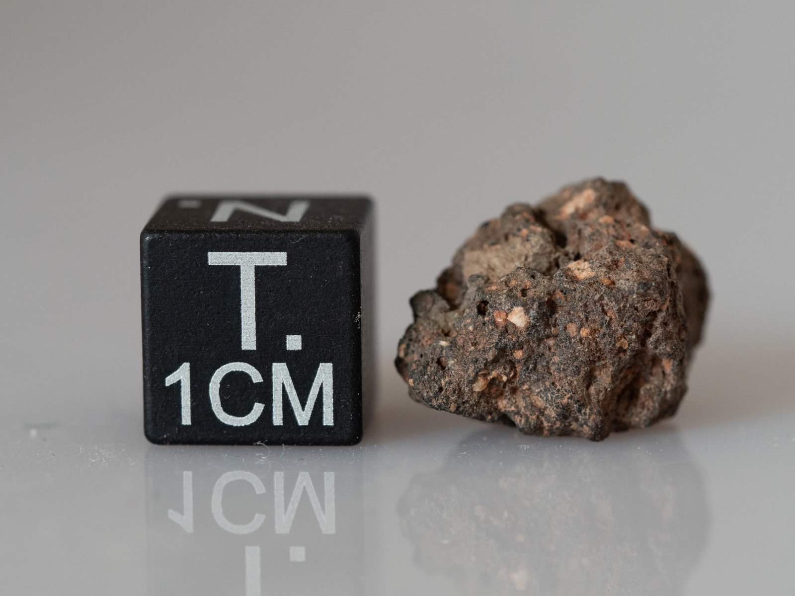 Monturaqui (impactite) - 1.69g specimen - Image 4