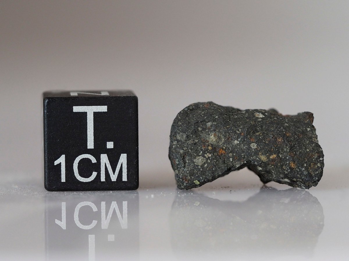 Murchison (CM2) - 1.74g fragment - Image 3
