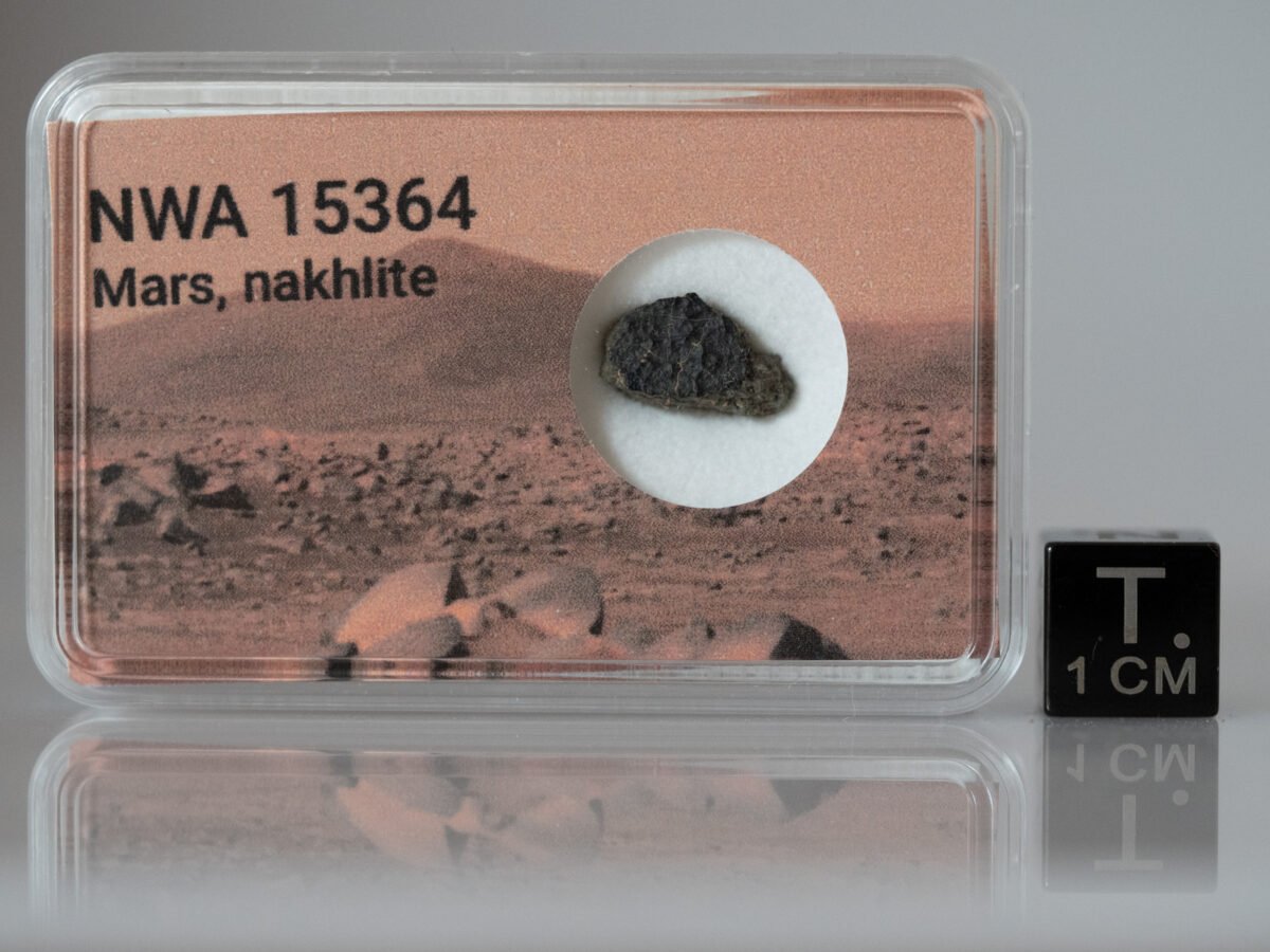 Meteor Center NWA 15364 (nakhlite) – 0.540g fragment with crust – meteor-center.com