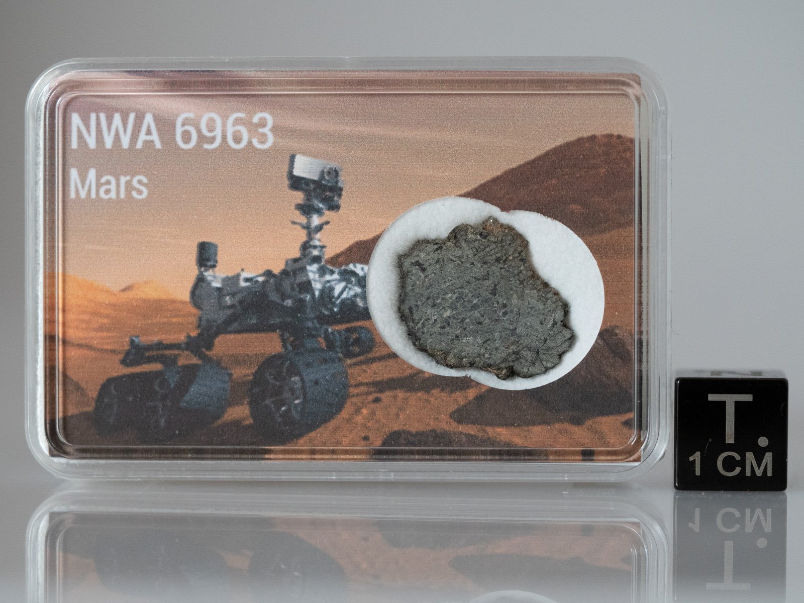 NWA 6963 (shergottite) - 0.696g slice