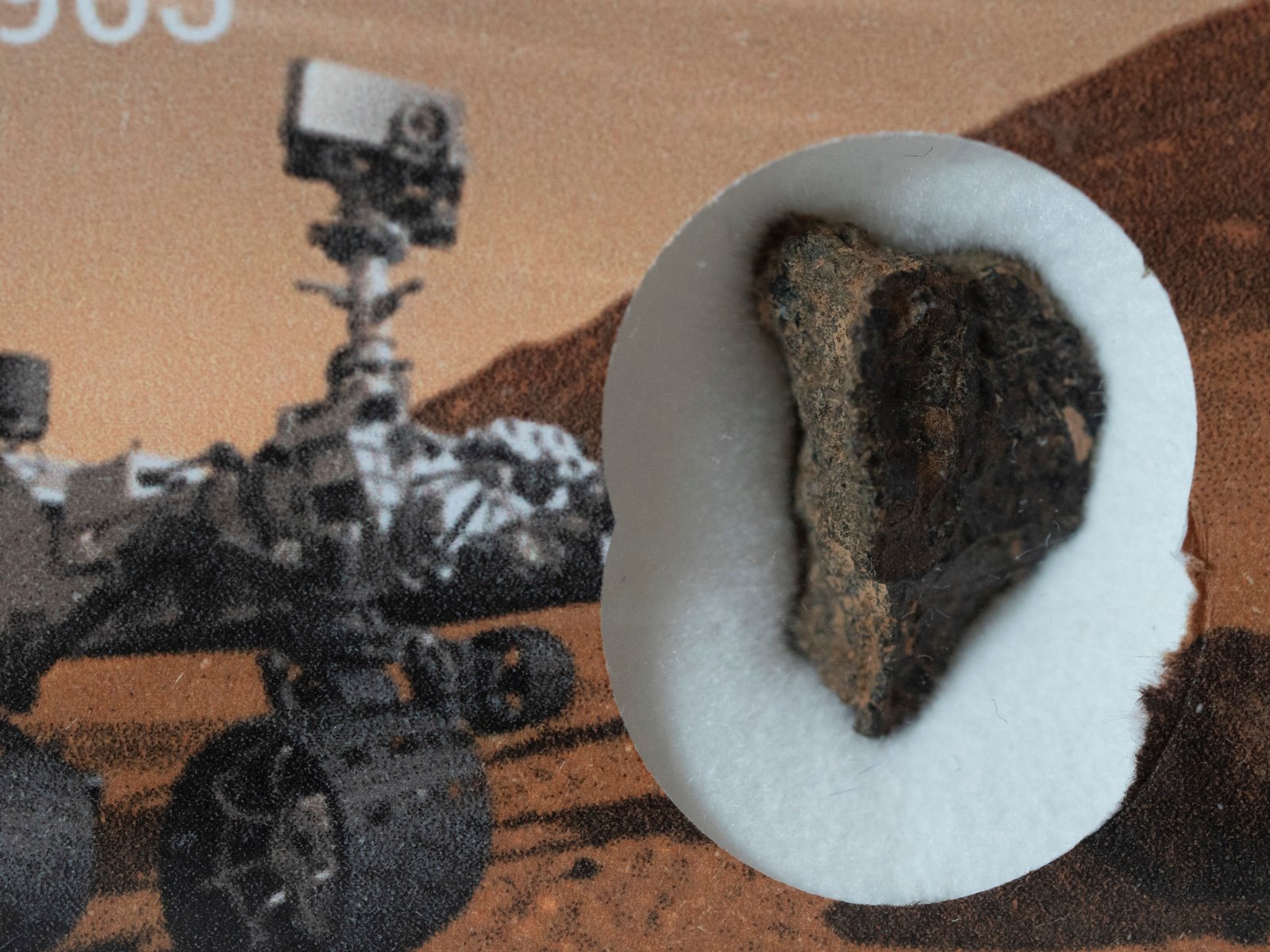 NWA 6963 (shergottite) - 1.18g fragment with crust - Image 2