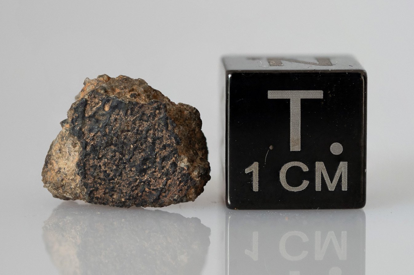 NWA 7397 (shergottite) - 1.19g fragment crusted - Image 4