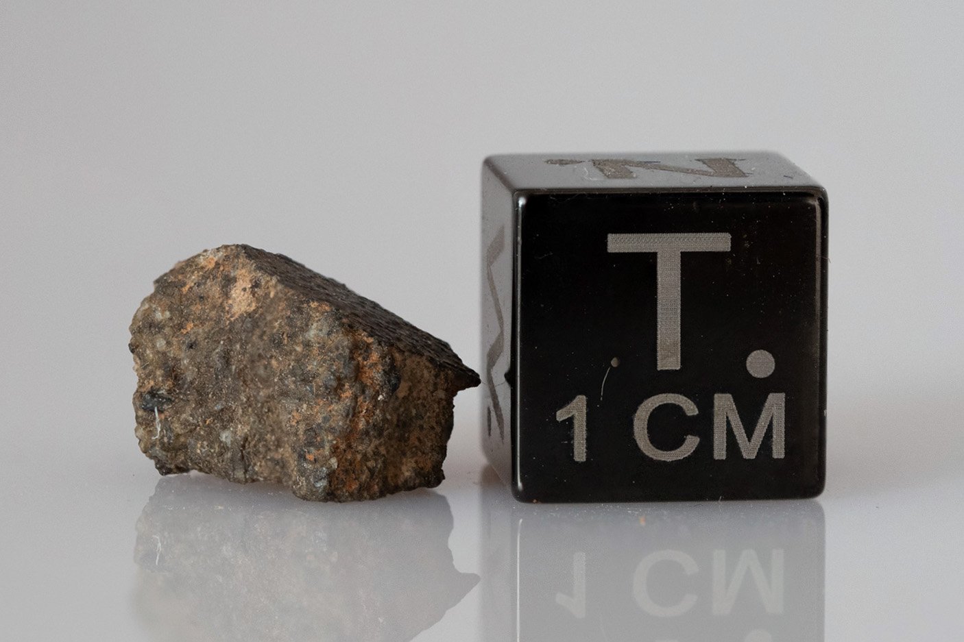 NWA 7397 (shergottite) - 1.19g fragment crusted - Image 3