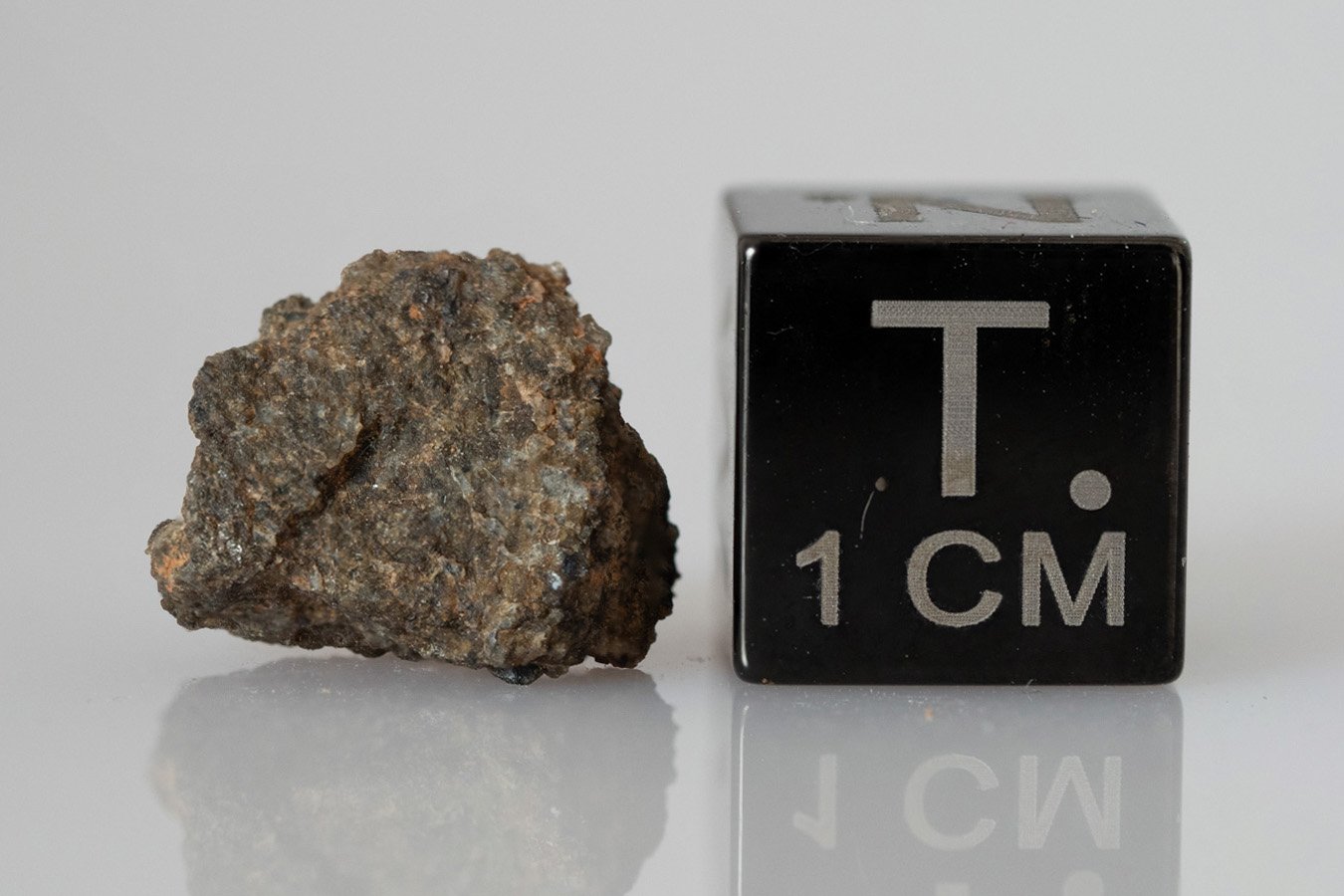 NWA 7397 (shergottite) - 1.19g fragment crusted - Image 2