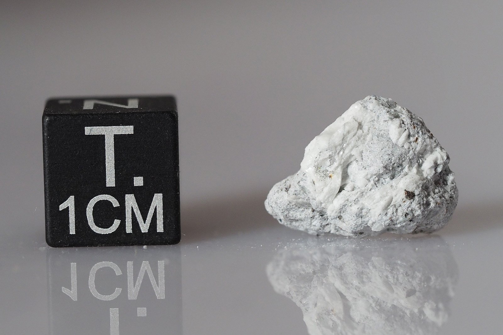 Rantila (aubrite) - 1.19g fragment - Image 2