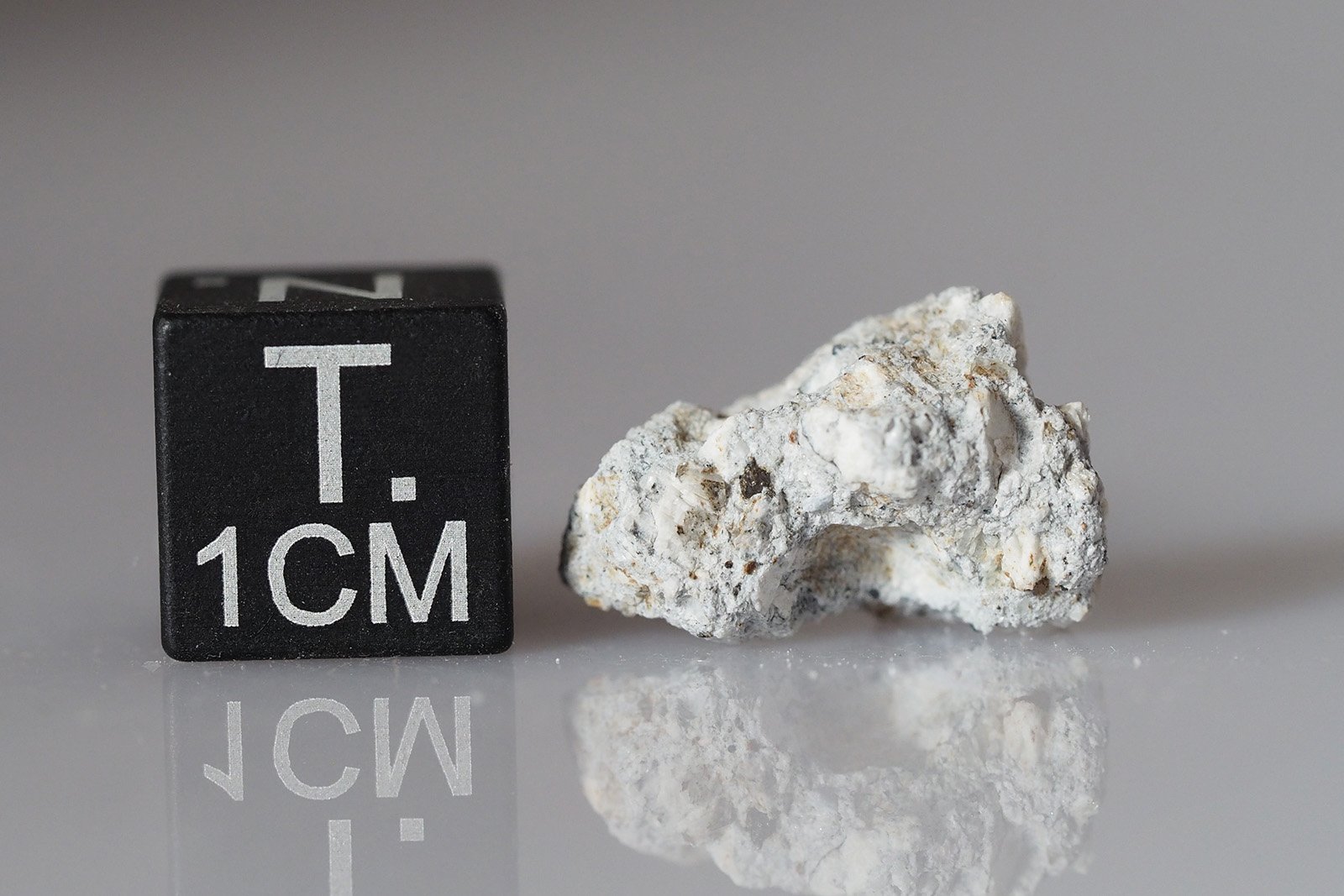 Rantila (aubrite) - 1.25g fragment - Image 2