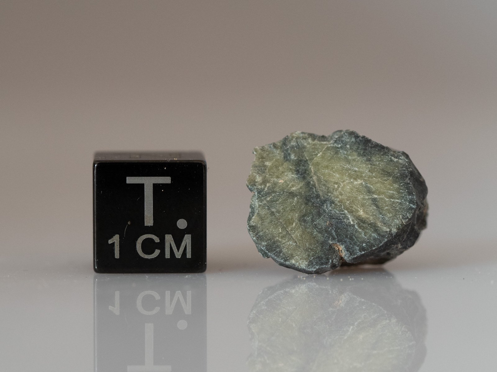 Tatahouine (diogenite) - 3.89g specimen - Image 4