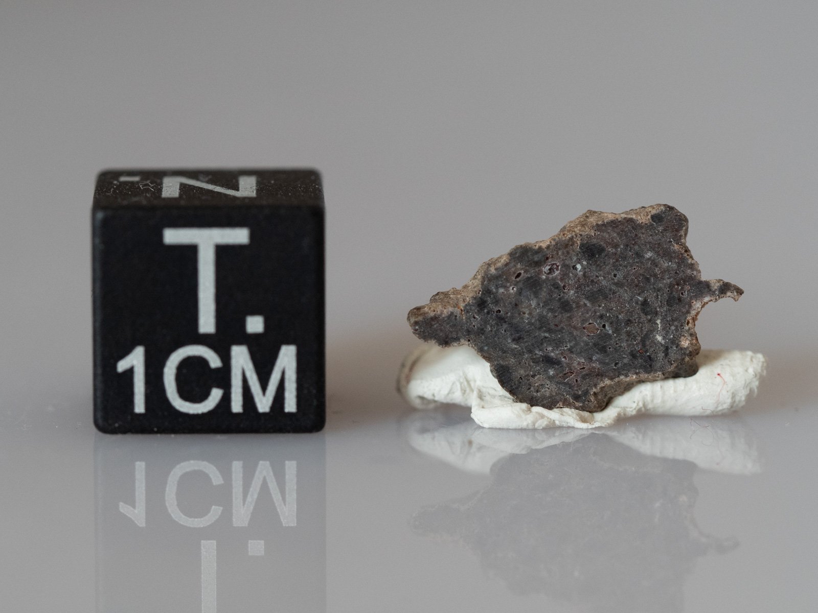 Tisserlitine 001 (feldsp. breccia) - 0.218g slice