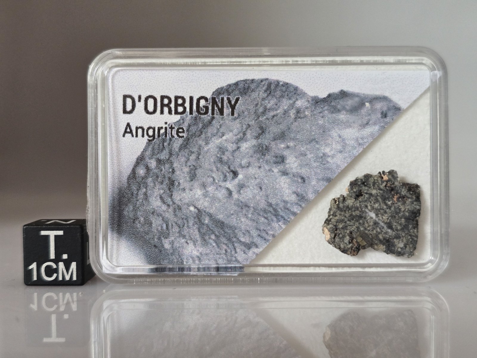 D'Orbigny (angrite) - 1.284g part slice