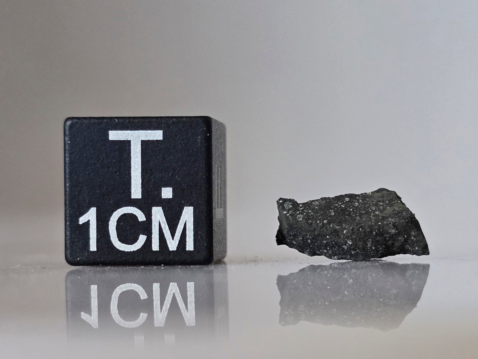 Murchison (CM2) - 0.357g fragment - Image 3