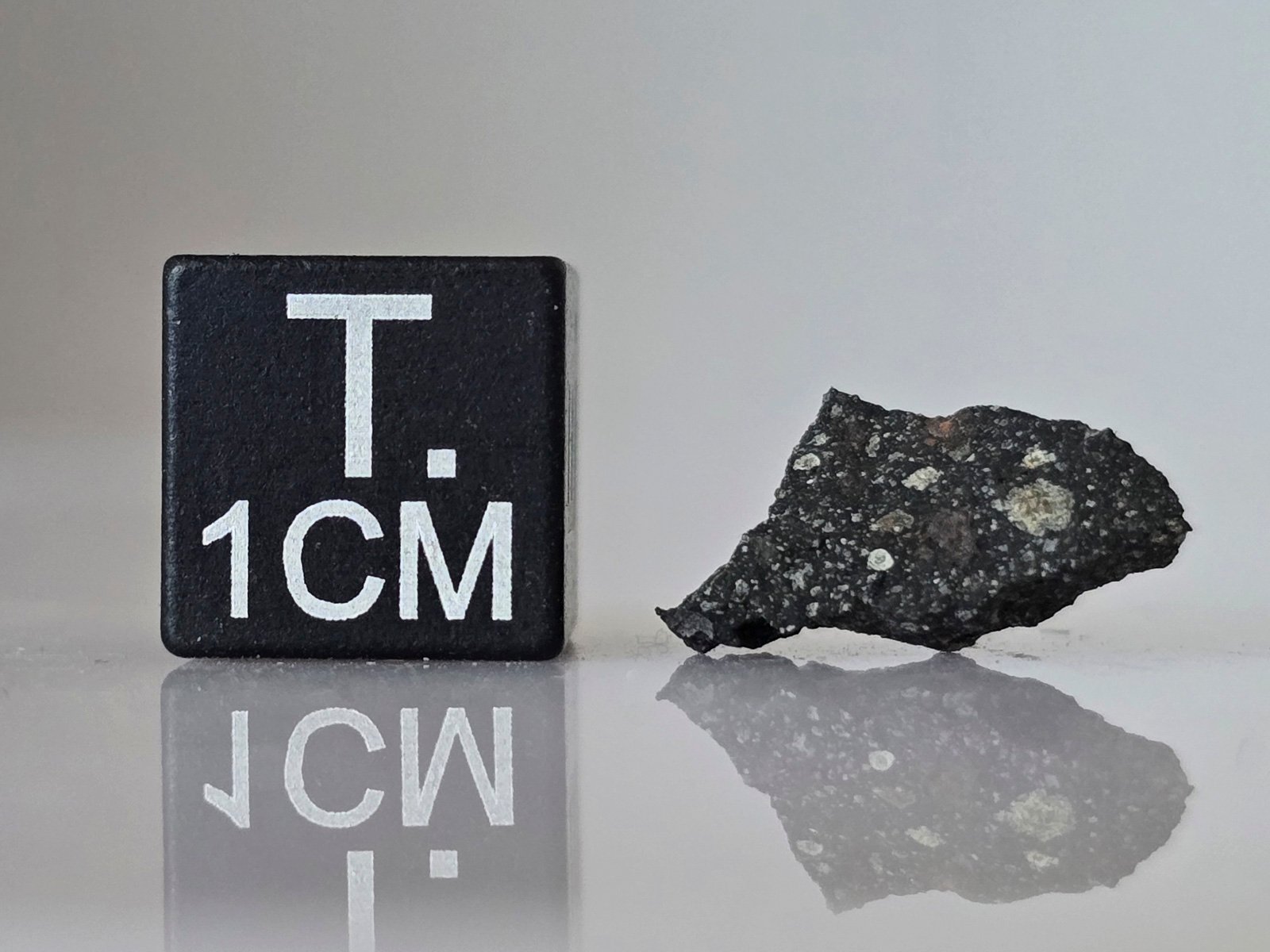 Murchison (CM2) - 0.49g fragment - Image 3