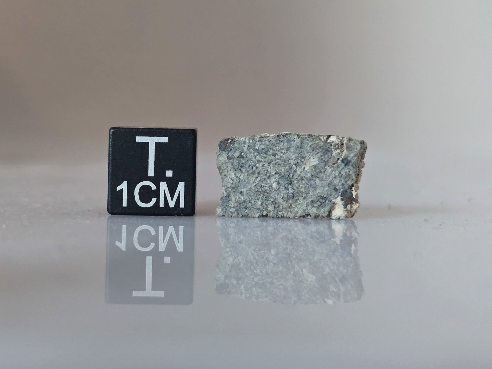 NWA 13187 (shergottite) - 0.99g part slice - Image 2
