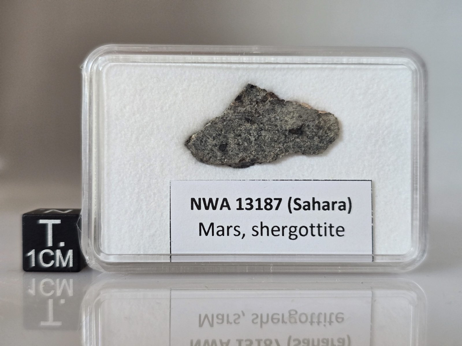 NWA 13187 (shergottite) - 1.417g part slice
