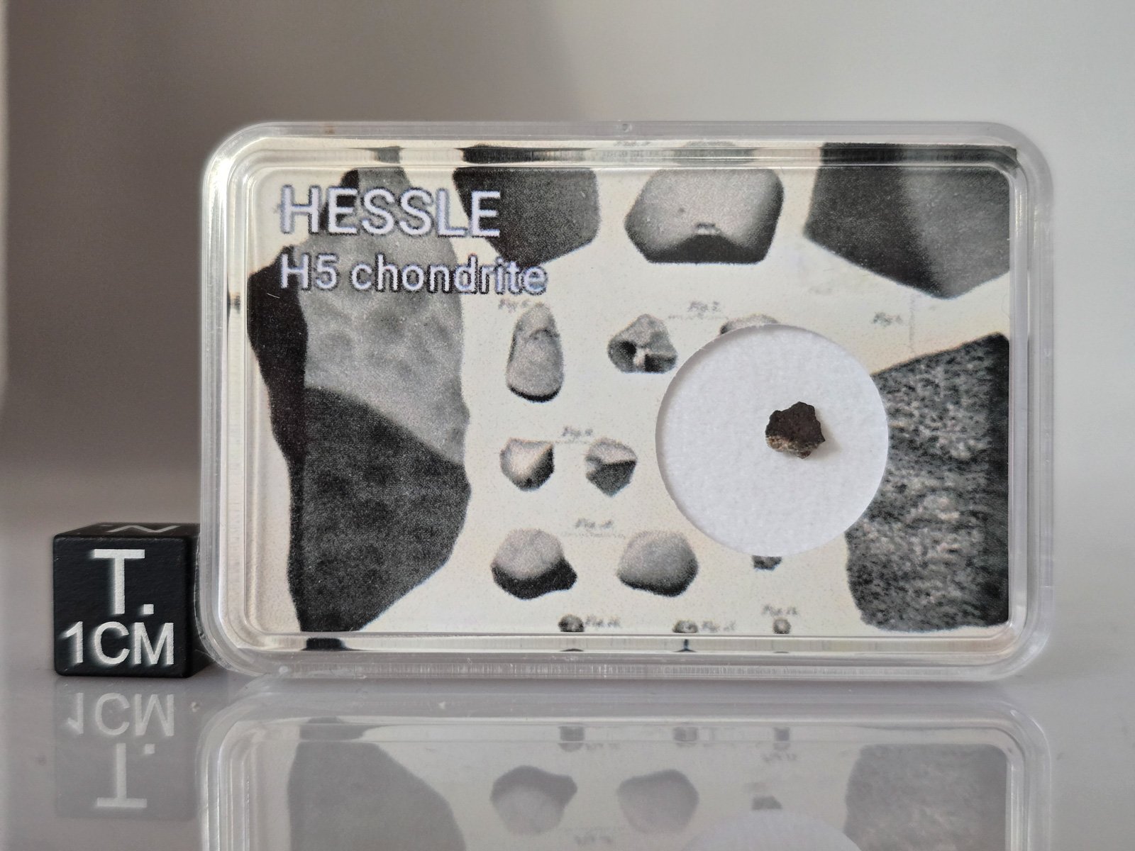 Hessle (H5) - 0.04g fragment with crust
