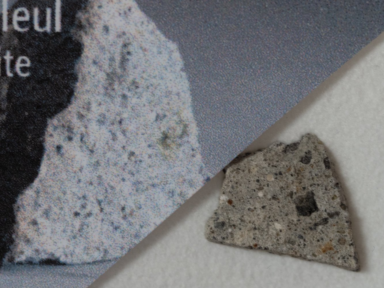 Le Teilleul (howardite) - 0.509g part slice - Image 2